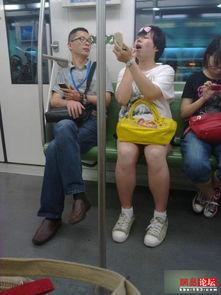 成人奇葩衣裤美女视频,成人奇葩衣裤美女视频潮流解析